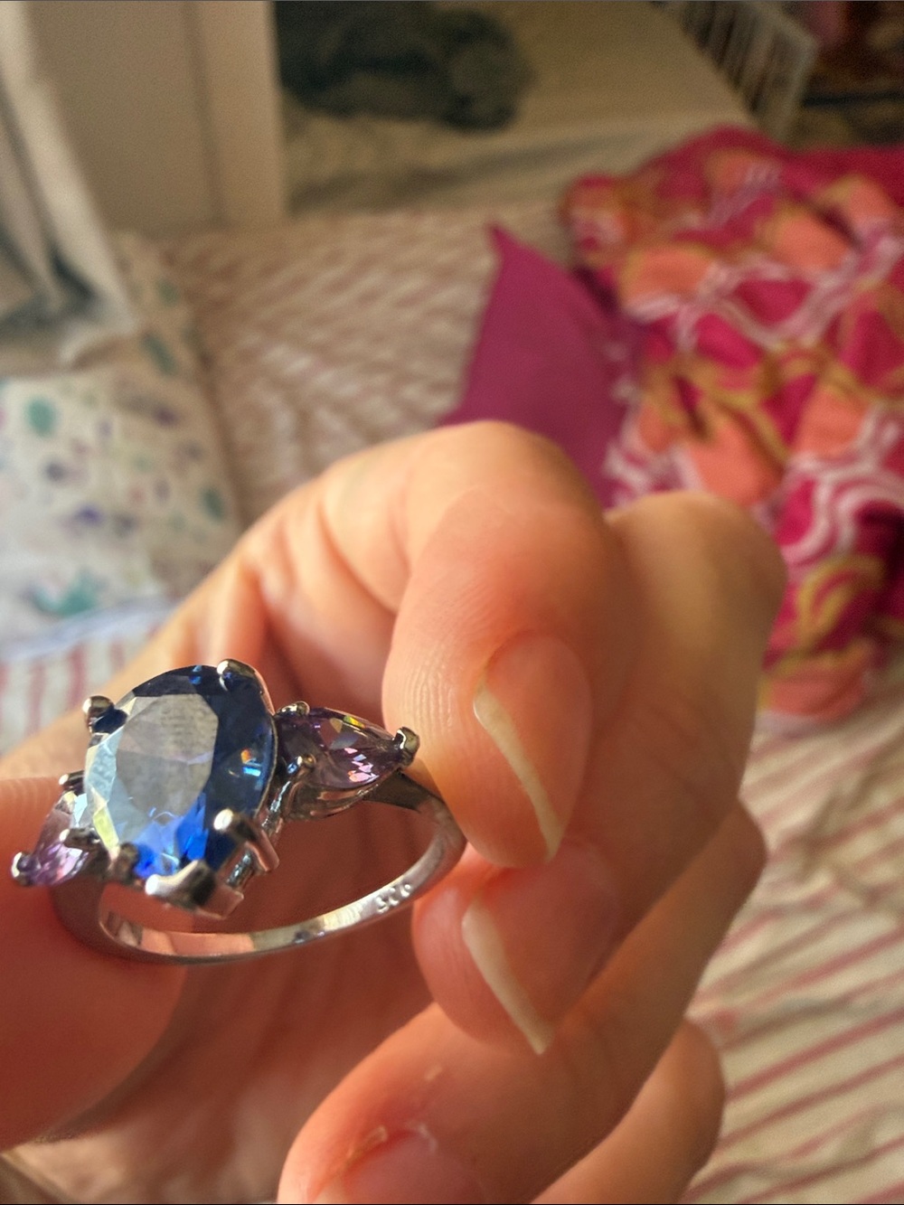 Elegant Blue Teardrop Ring with Pink Side Stones - Picture 2 of 4